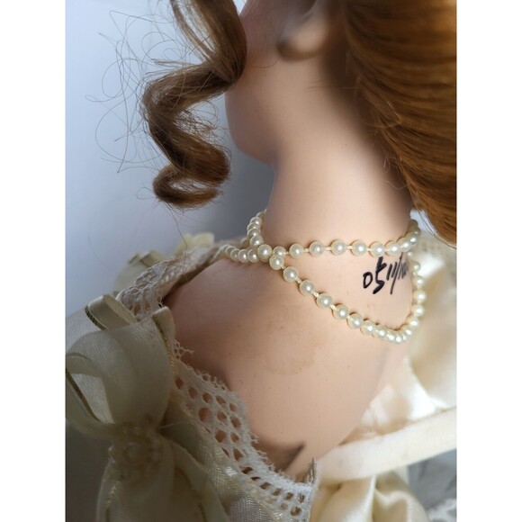 Cracker Barrel American Classic Collection Porcelain Bride Doll Abigail 22” - Picture 16 of 16